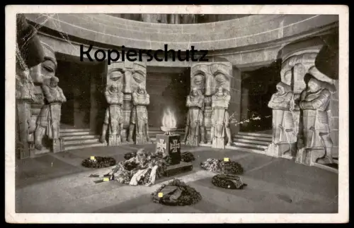 ALTE POSTKARTE LEIPZIG DAS VÖLKERSCHLACHTDENKMAL 1944 TOTEN GEDENKEN KRÄNZE MIT SCHLEIFEN Denkmal monument Ansichtskarte