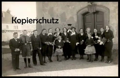 ALTE ORIGINAL FOTO POSTKARTE KINDER VOR KIRCHE VERM. KONFIRMATION PFARRER H-JUGEND UNIFORM postcard cpa photo