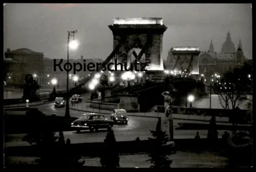 ÄLTERE POSTKARTE BUDAPEST LANCHID KETTENBRÜCKE BEI NACHT Brücke Chain Bridge Auto old car cars Autos oldtimer postcard
