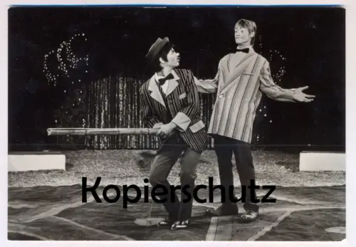 ÄLTERE POSTKARTE STAATSZIRKUS DER DDR MICO UND PEPE CLOWNERIE Clown Clowns paillasse circus Zirkus Cirque cpa