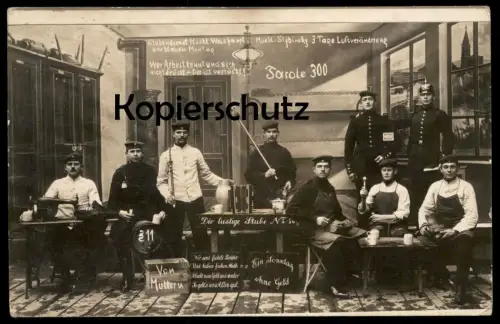 ALTE POSTKARTE DIE LUSTIGE STUBE WER ARBEIT KENNT & SICH NICHT DRÜCKT BLAUER MONTAG STRASSBURG SOLDATEN Strasbourg work