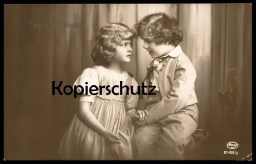 ALTE POSTKARTE TREUE FREUNDE KINDER MÄDCHEN JUNGE LIEBE child boy girl love Ansichtskarte AK postcard cpa