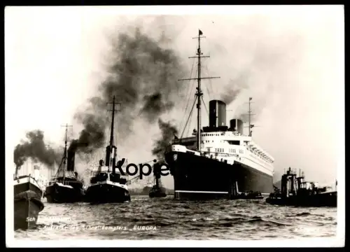 ÄLTERE POSTKARTE HAMBURG AUSREISE DES SCHNELLDAMPFERS EUROPA Schiff Schlepper Damper steam ship steamer postcard cpa AK