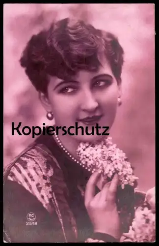 ALTE POSTKARTE FRAU MIT PERLENKETTE SCHMUCK KETTE 1928 DEKO PHOTO WOMAN FEMME Halskette necklace collier photo
