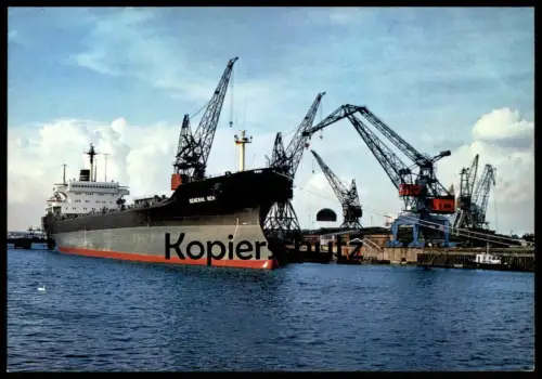 ÄLTERE POSTKARTE KIEL TANKER UND KRÄNE IM HAFEN Frachtschiff Schiff Motorschiff ship bateau crane grue port postcard cpa