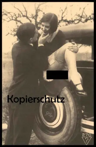 ÄLTERE REPRO ? POSTKARTE FRAU AUF AUTOREIFEN EROTIK UNTERWÄSCHE eroticism femme seins nus nude woman nudity postcard cpa