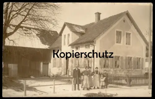 ALTE FOTO POSTKARTE MINDELHEIM FAMILIE VOR WOHNHAUS SCHEUNE BAUERNHAUS WINTER SCHNEE BAYERN Ansichtskarte cpa postcard