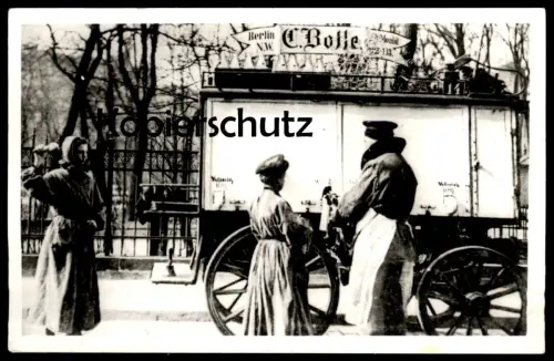 ÄLTERES REPRO FOTO BERLIN MILCHWAGEN C. BOLLE KLINGEL-BOLLE VOLLMILCH 18 PFENNIG MOABIT BERLIN ARCHIV FOTO RIECHEL photo