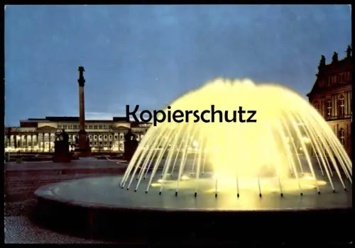 ÄLTERE POSTKARTE STUTTGART SCHLOSSPLATZ MIT BLICK ZUM KÖNIGSBAU BRUNNEN ANGESTRAHLT AM ABEND BEI NACHT Ansichtskarte AK