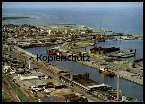 ÄLTERE POSTKARTE CUXHAVEN BLICK ÜBER DIE HÄFEN HAFEN ANLAGEN LUFTAUFNAHME FLIEGERAUFNAHME Zug Schienen Schiff ship cpa