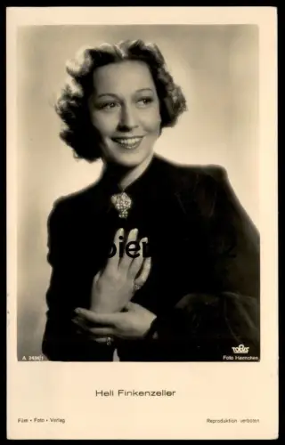 ALTE POSTKARTE HELI FINKENZELLER FILM-SCHAUSPIELERIN BROSCHE SCHMUCK FOTO VERLAG TOBIS actress postcard Ansichtskarte