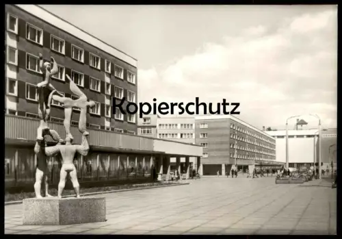 ÄLTERE POSTKARTE DESSAU WILHELM PIECK STRASSE SKULPTUR AKROBATEN MARTIN HADELICH Ansichtskarte AK cpa postcard