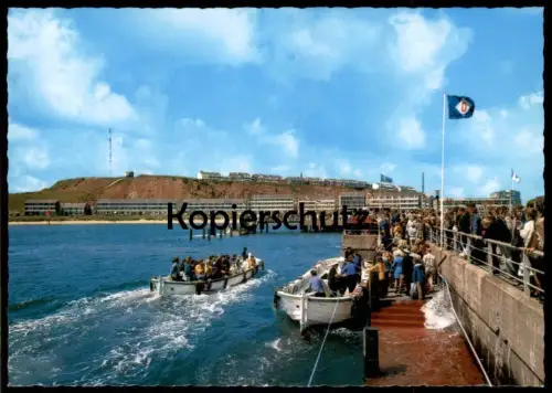 ÄLTERE POSTKARTE HELGOLAND AUSBOOTUNG AN DER LANDUNGSBRÜCKE BOOT Boote Schiff ship postcard Ansichtskarte AK cpa