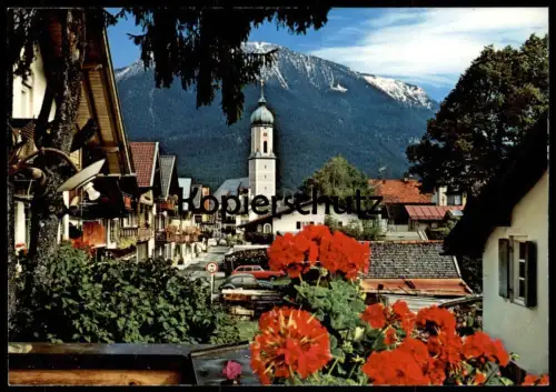 ÄLTERE POSTKARTE GARMISCH-PARTENKIRCHEN STAFFELUNG DER HÄUSER SONNENSTRASSE VW KÄFER PFARRKIRCHE GEGEN WANK AK