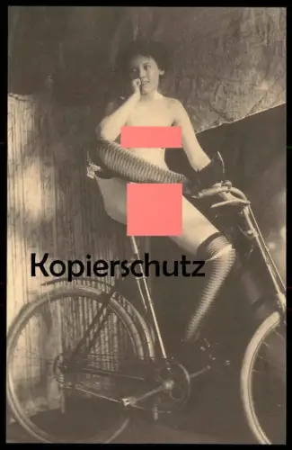 ÄLTERE REPRO ? POSTKARTE AKT NACKTE FRAU EROTIK FAHRRAD bicycle eroticism femme nus nude woman nudity postcard cpa AK