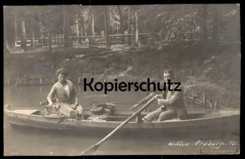 ALTE PHOTO POSTKARTE FREIBURG WALDSEE RUDERER Boot Ruderboot Boat See Lake Hut Hüte Stempel Kollnau Ansichtskarte AK cpa