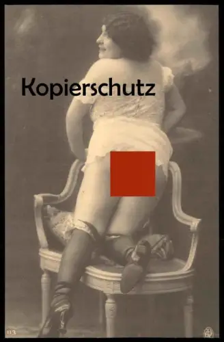 ÄLTERE REPRO ? POSTKARTE AKT NACKTE FRAU EROTIK POPO eroticism femme nus nude woman bottom nudity postcard