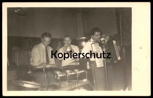 ALTE FOTO POSTKARTE BAND MUSIKER SCHLAGZEUG TROMPETE AKKORDEON REINBACH 1952 VERMUTLICH RHEINBACH Ansichtskarte postcard