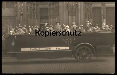 ALTE POSTKARTE RUNDFAHRT DURCH KÖLN AUTOBUS VOR DEM DOM FAHRGAST MIT MÜTZE QUASTE TRODDEL BUS Cologne AK cpa postcard