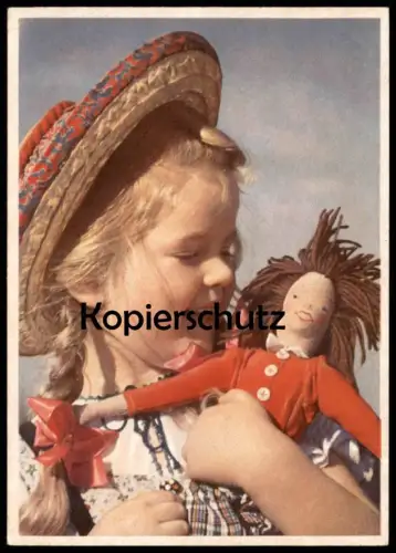 ALTE POSTKARTE MÄDCHEN MIT STROHHUT PUPPE TRACHT girl fille doll cpa AK Ansichtskarte postcard