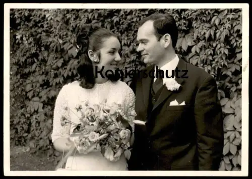 ALTE FOTO POSTKARTE HOCHZEIT EHEPAAR HEIRAT BLUMEN Paar Ehe Frau Mann marriage flowers cpa photo postcard