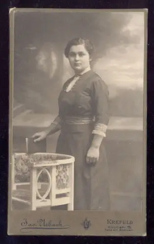 ALTES KABINETTFOTO FRAU BUCH UND STUHL ATELIER JAC. UEBACH KREFELD CDV Cabinet Photo Hinweis GEWERBEAUSSTELLUNG 1911