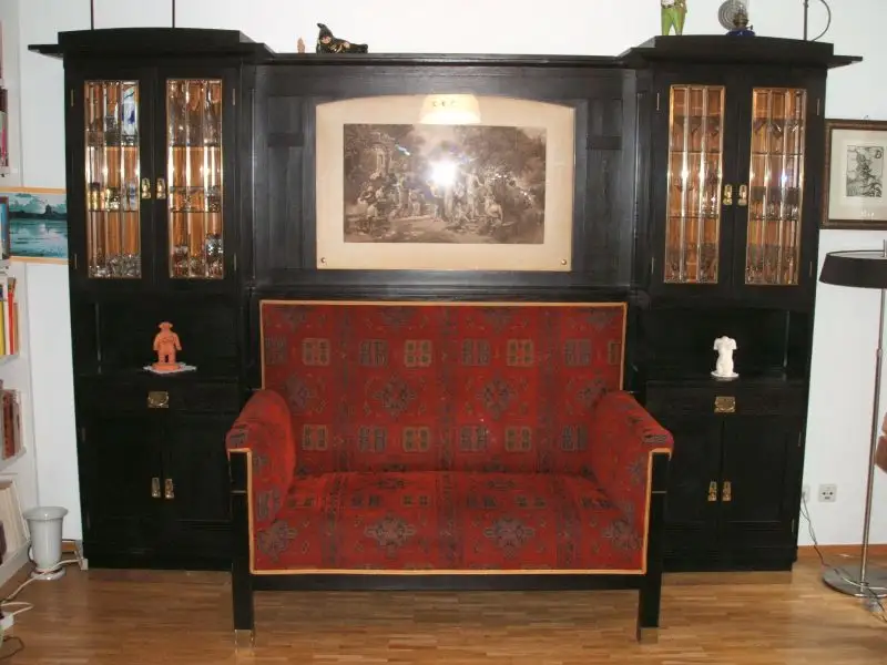 Prunkvolles Sofa mit Überbau um 1925 0