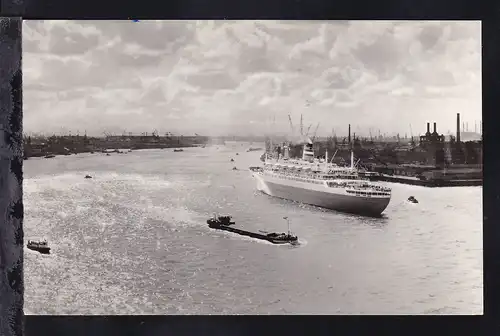 Tegenlicht op de Nieuwe Maas