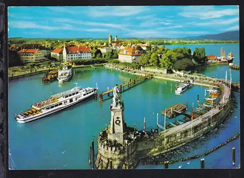 Lindau im Bodensee Blick vom Leuchtturm auf die Hafenanlagen
