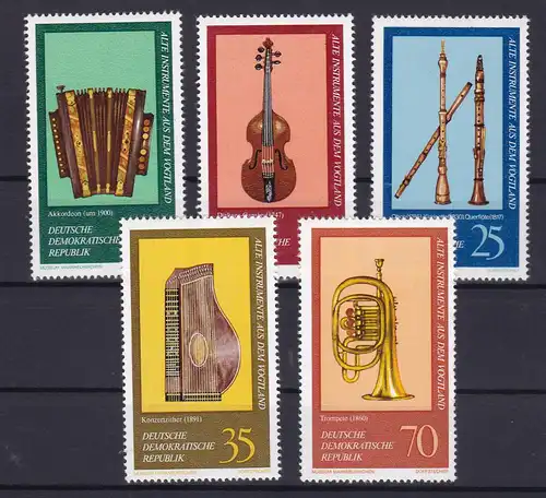 Musikinstrumente aus dem Vogtland, **