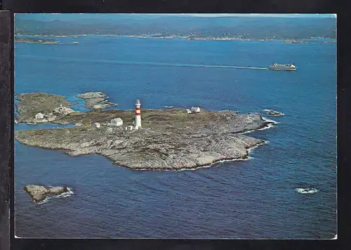 MS "Skagerrak Expressen" passiert den Leuchtturm Oksöy