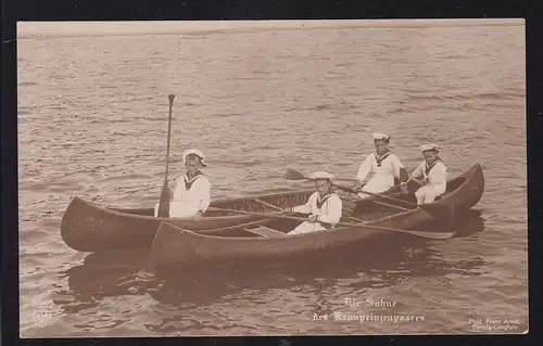 Die Söhne des Kronprinzenpaares im Ruderboot