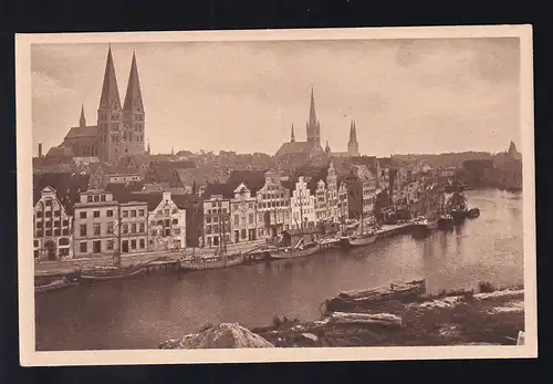 Lübeck vom Hafen aus gesehen