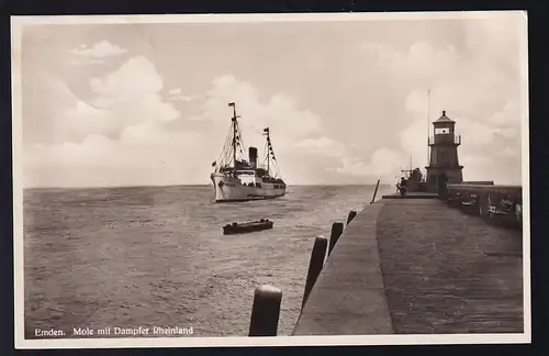 Dampfer "Rheinland" an der Mole in Emden