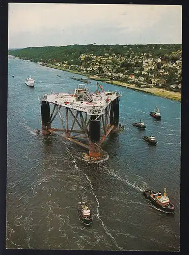 Bohrinsel auf der Elbe