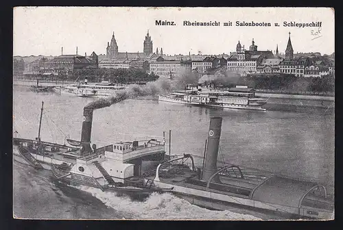 Mainz Rheinansicht mit Salonbooten und Schleppschiff