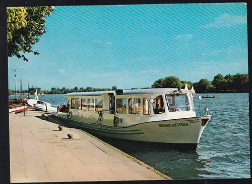 MS "Niedersachsen" an der Anlegestelle Maschsee Hannover