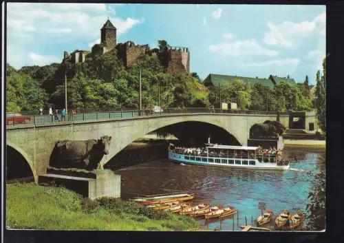Motorschiff vor Burg Giebichenstein