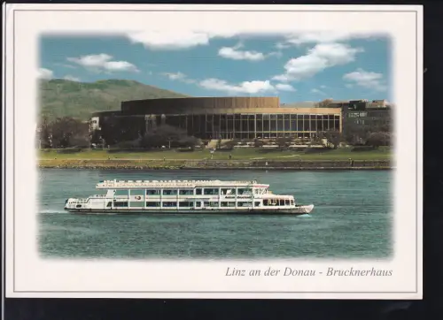 MS "Anton Bruckner" vor Linz