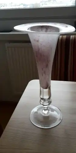 Wunderschöne Vase aus Bleiglas - weiß/rosa