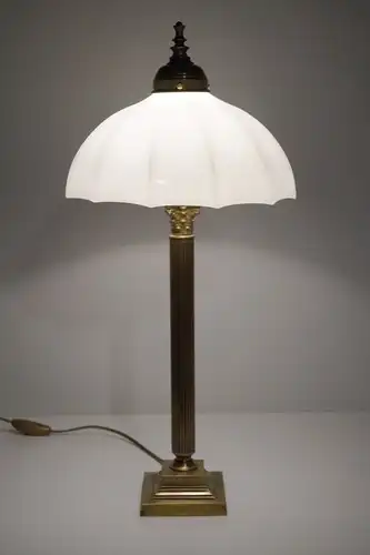 Klassische deutsche Messinglampe Unikat Art Deco Schreibtisch Opalglas