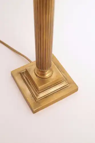 Klassische deutsche Messinglampe Unikat Art Deco Schreibtisch Opalglas