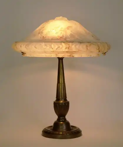 Grande lampe de bureau Art Déco très élégant gravée en laiton 1934