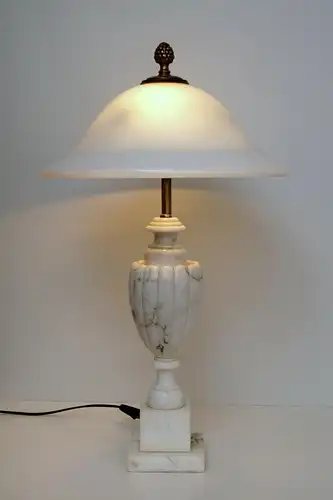 Riesige Art Déco Salon Tischleuchte Alabaster 1940er Schreibtischlampe Opalglas