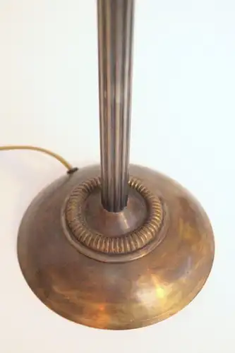 pièce unique en manufacture de lampe grande lampe en laiton lampe de table en verre opal patina
