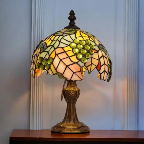 Sehr zierliche Jugendstil Tiffanyleuchte "GRAZ" Tischlampe Lampe Tiffany