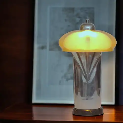 Art Deco Tischlampe "SIRIUS" Unikat Tischleuchte zierlich antikes Opalglas