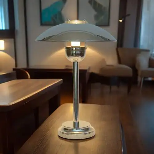 80er Jahre Design Art Deco Bauhaus Schreibtischlampe Chrom