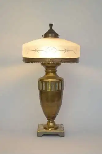 Schöne Jugendstil Art Deco Tischlampe "THE QUEEN" Messinglampe