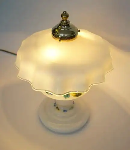 Romantische , unikate Jugendstil Glasleuchte Tischlampe "MILKY GARDENS" Lampe